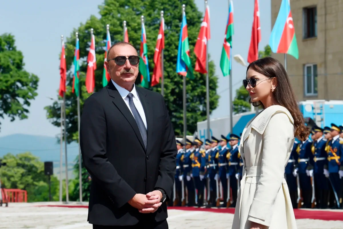 Milli Məclis [[İlham Əliyev və Mehriban Əliyevanı]] təbrik etdi