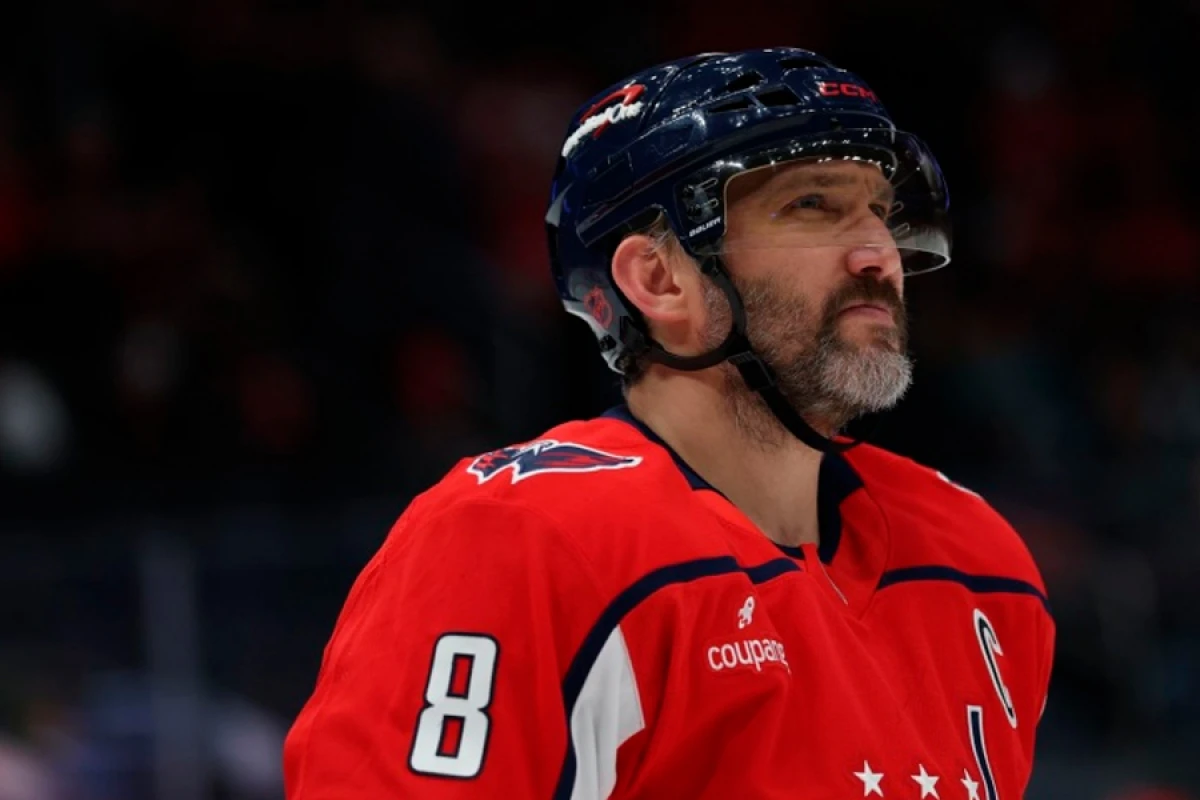 Oveçkin tarixə bir daha düşdü [[– əfsanəvi Qordi Hou ilə eyni səviyyədə!]]