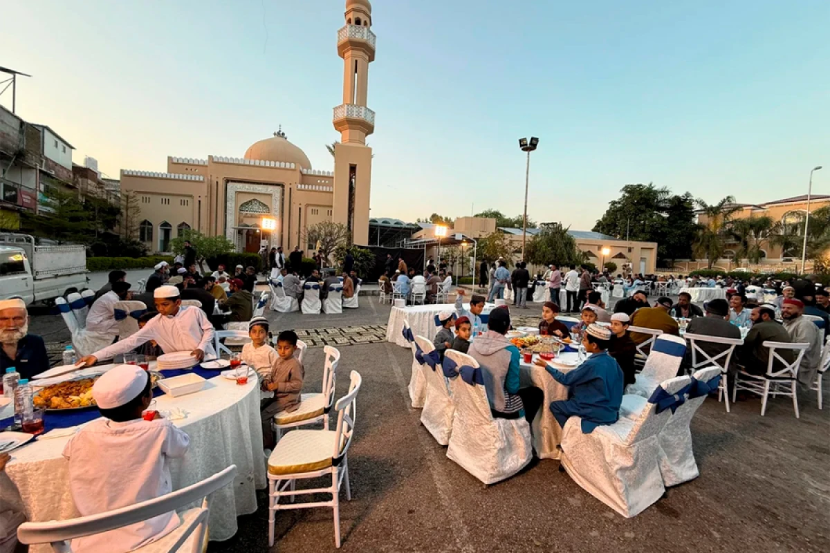 Azərbaycan [[Ramazan ayında müxtəlif ölkələrdə yardım kampaniyaları]] həyata keçirdi