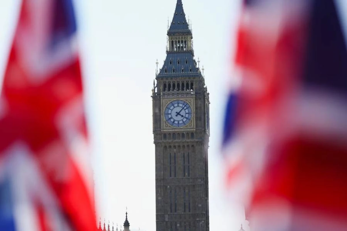 Britaniyanın büdcə kəsiri [[rekord həddə çatdı]]