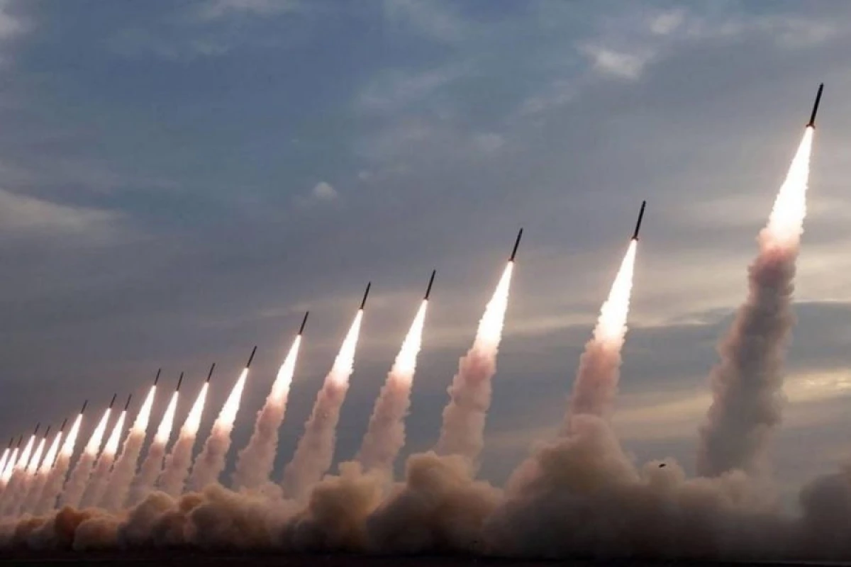 BƏƏ İranın raket və dron hücumlarının [[qarşısını aldı]]