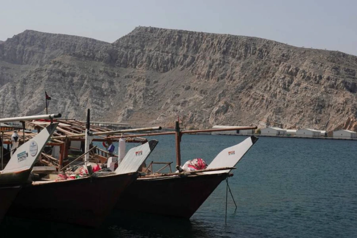 İran Hörmüz boğazında [[yeni hüquqi rejim]] elan etdi