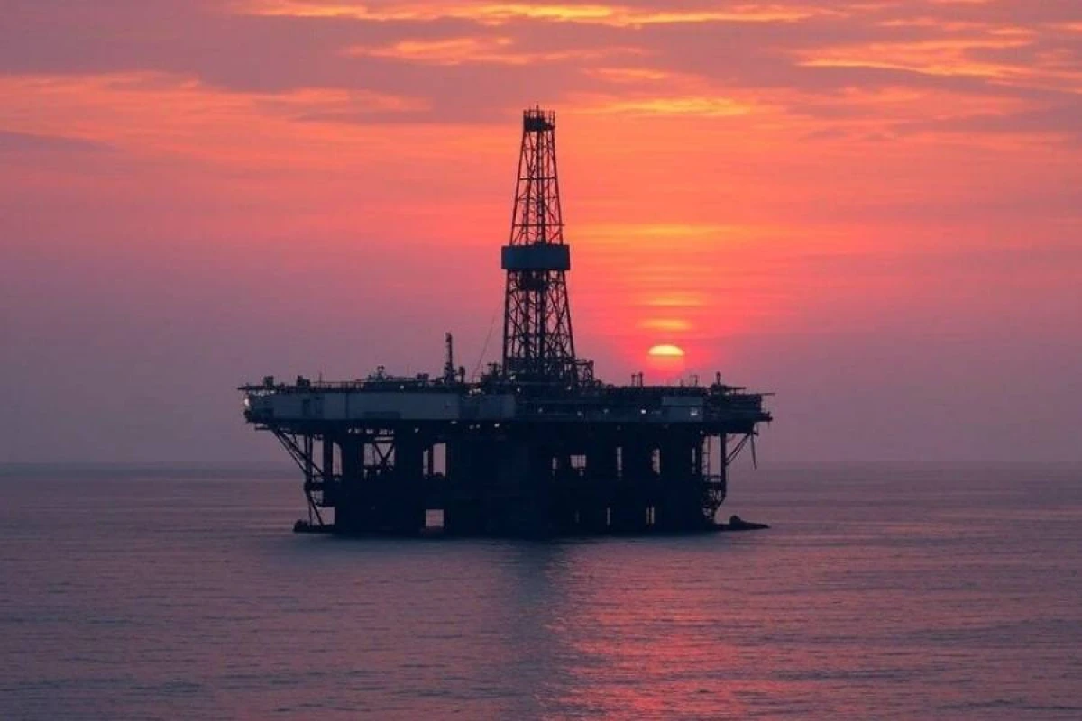 Fransa [[neft məhsullarının istehsalını artırmağı]] planlaşdırır