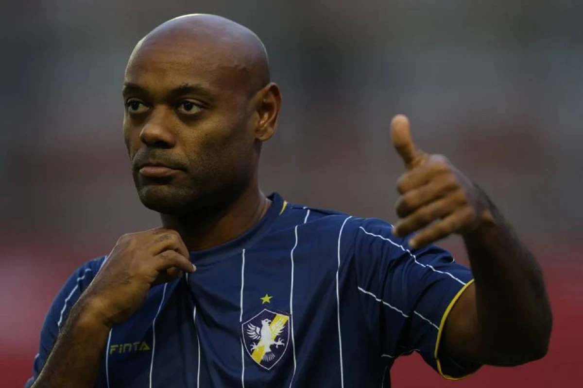 Vaqner Lav 41 yaşında karyerasını [[başa vurdu]]