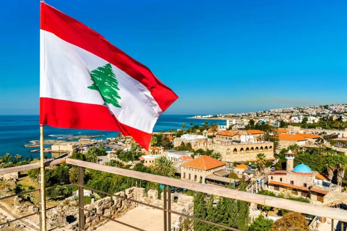 Livan İran səfirini [[ölkədən çıxarır]]