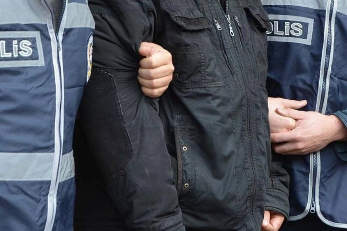 "Beşiktaş" və "Qalatasaray"ın keçmiş prezidentləri [[saxlanıldı]]