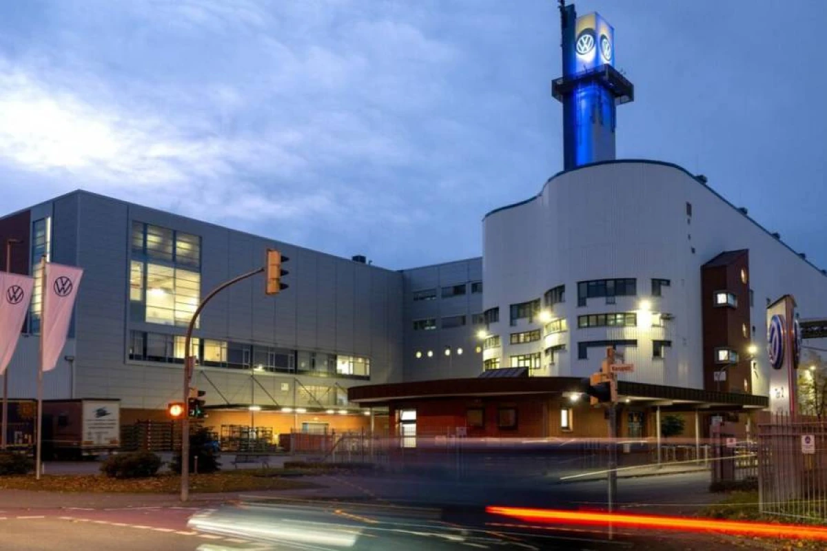 "Volkswagen" “Dəmir Qübbə” üçün istehsalı [[müzakirə edir]]