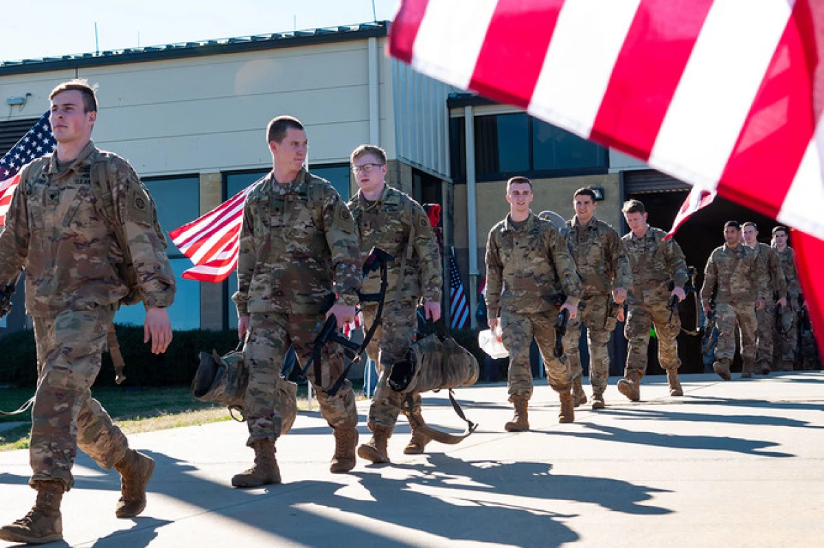 ABŞ ordusu yaş həddini artırdı, [[qaydaları yumşaltdı]]