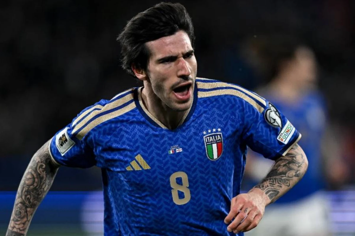 [[İtaliya Şimali İrlandiyanı]] 2-0 hesabı ilə məğlub etdi