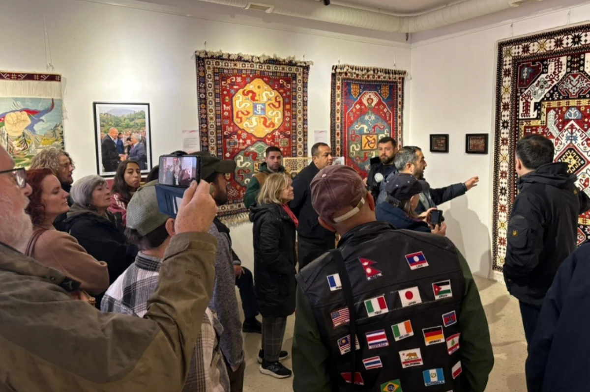 Beynəlxalq səyyahlar [[Laçında]]