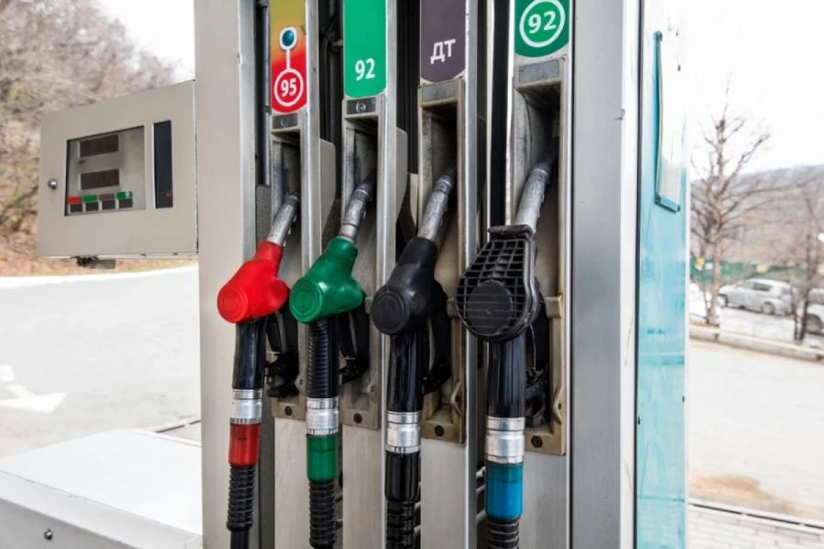 Rusiya aprelin 1-dən etibarən [[benzin ixracını qadağan edəcək]]