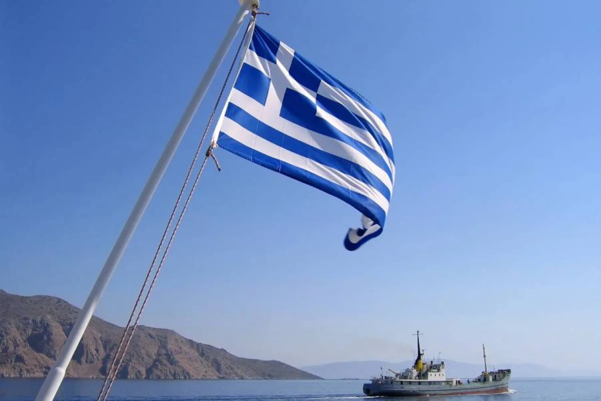 Afinada [[ABŞ və NATO bazalarının Yunanıstandan çıxarılması tələbi ilə]] kütləvi mitinq keçirildi