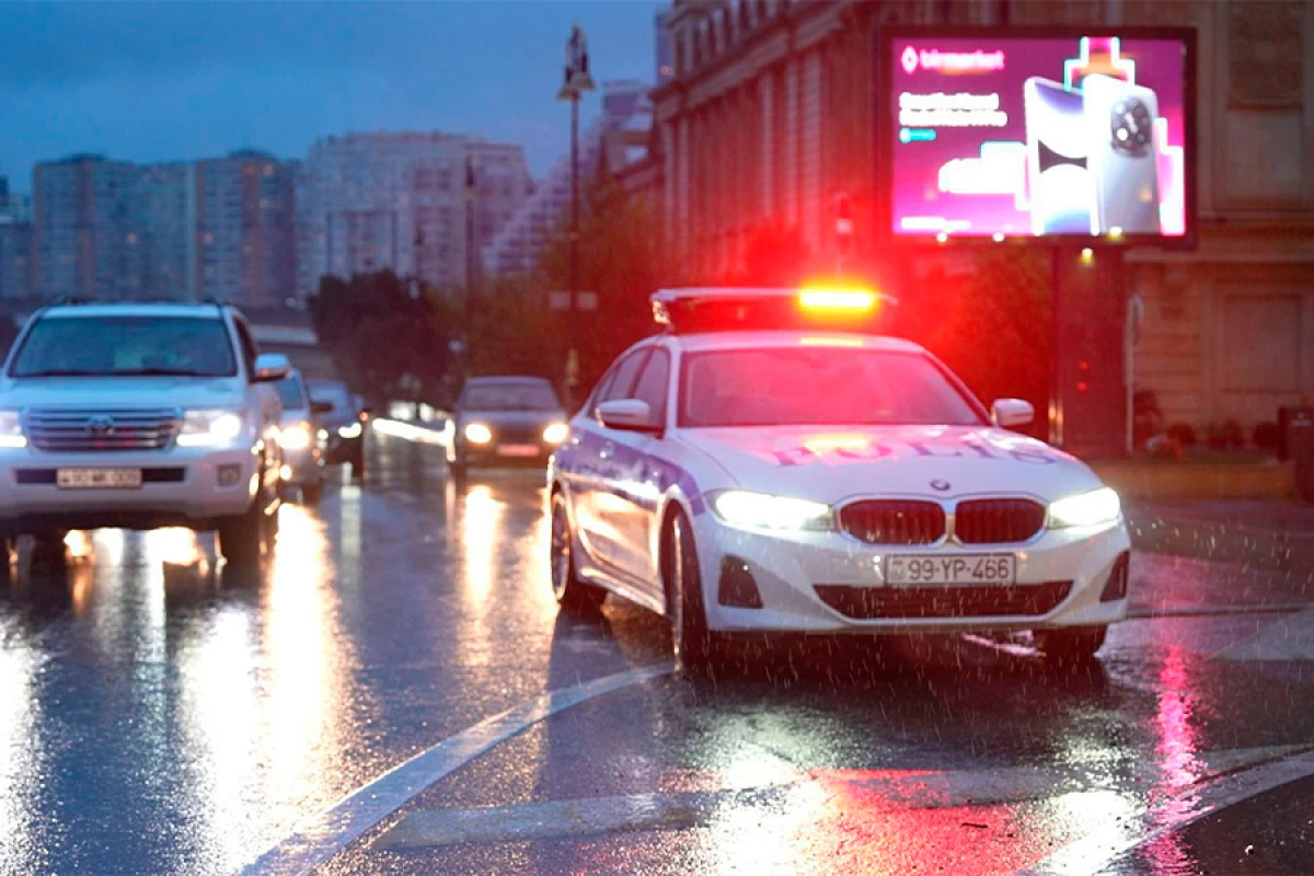 [[DİN:]] Polis yağışlı havada fasiləsiz xidməti davam etdirir