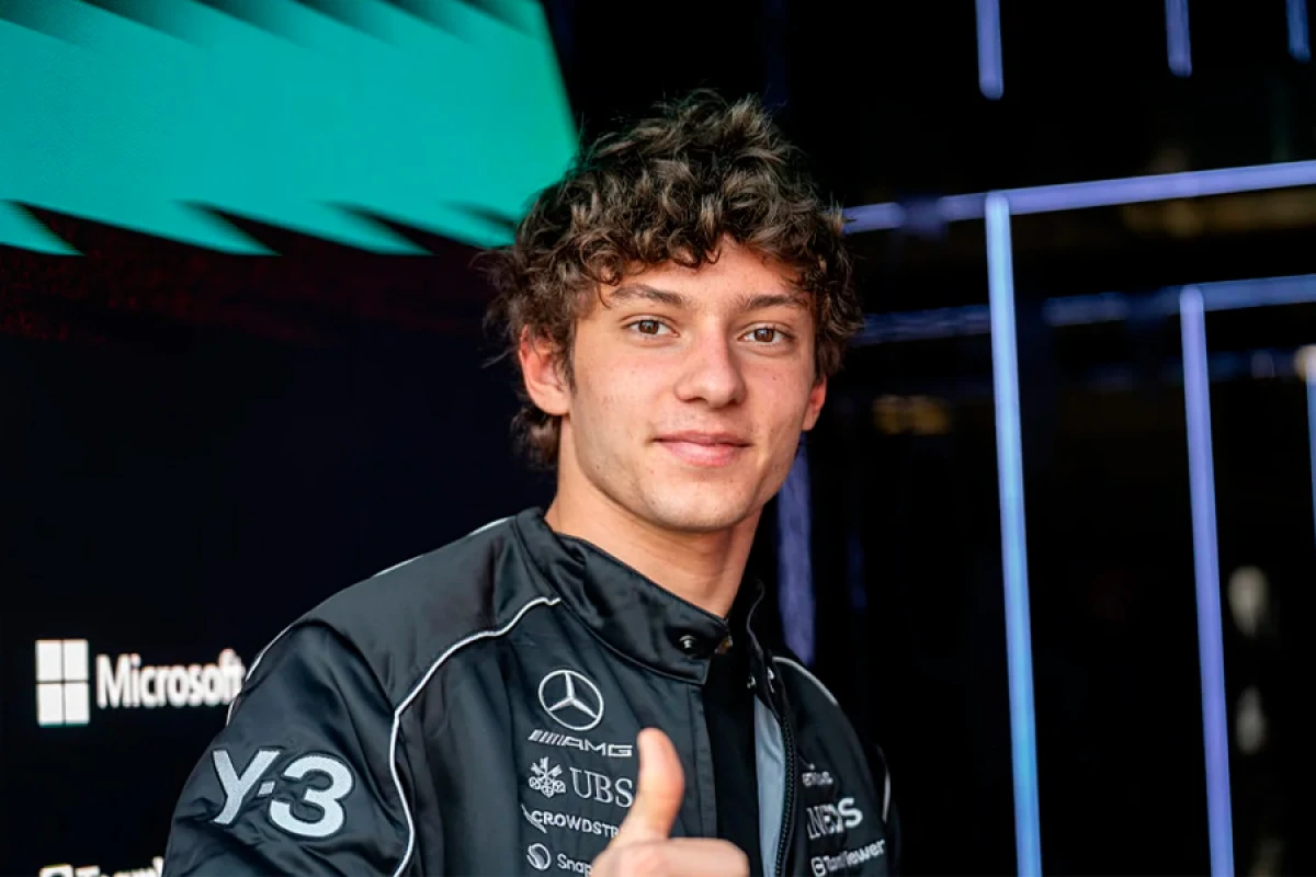 Antonelli [[Yaponiya Qran-prisinin qalibi]] oldu