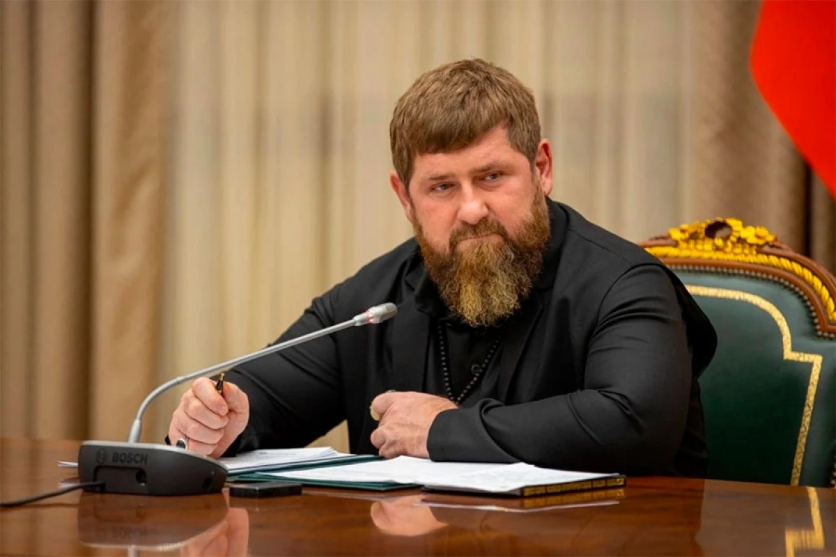 Çeçenistanda [[fövqəladə vəziyyət rejimi]] elan edildi