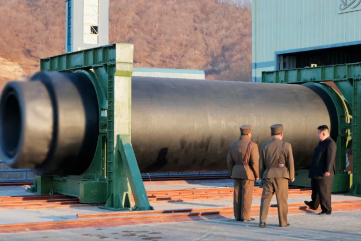 Şimali Koreya [[yeni raket mühərrikini]] sınaqdan keçirdi