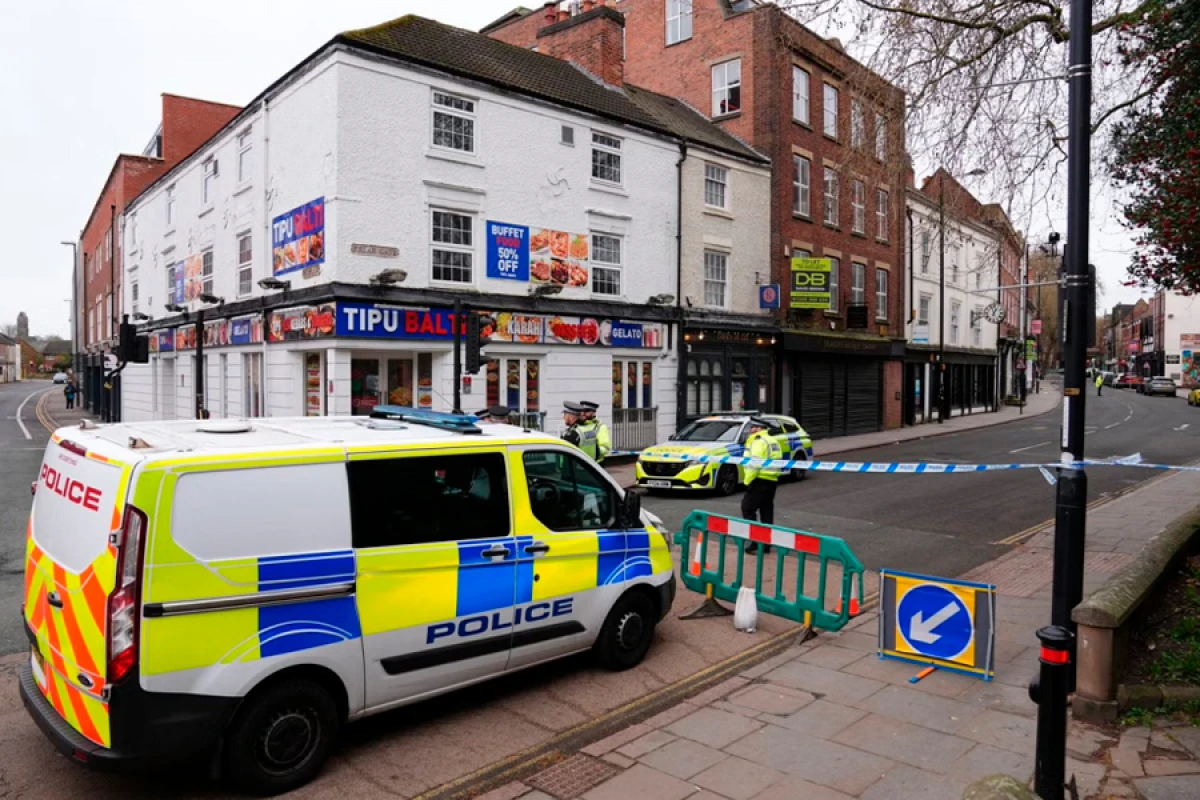 İngiltərədə avtomobil piyadaların üzərinə sürüldü [[- Yaralananlar var]]