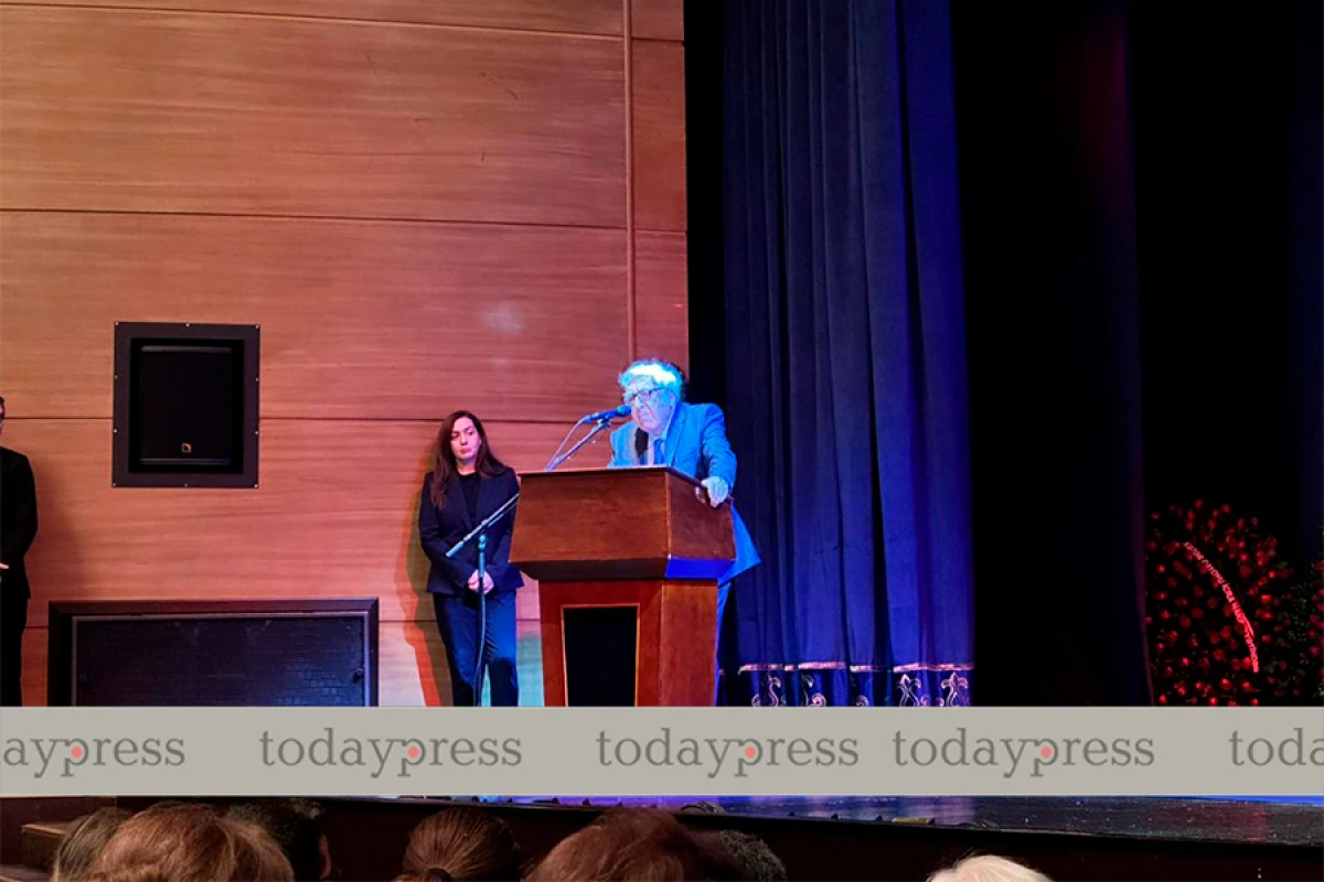 [[Yazıçı Anar:]] “Azərbaycan kinosu parlaq ulduzlarından birini itirdi”