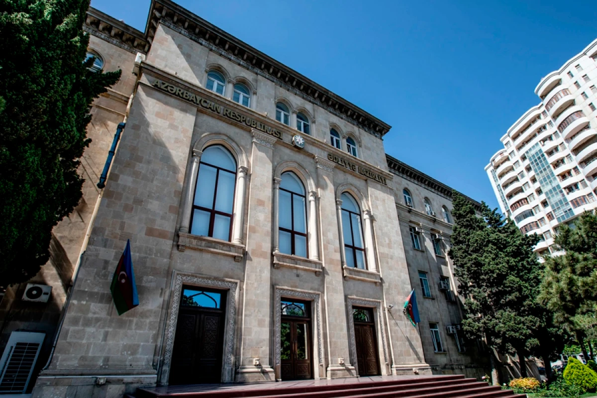 Xüsusi icra məmuru olmaq istəyənlərin [[NƏZƏRİNƏ]]