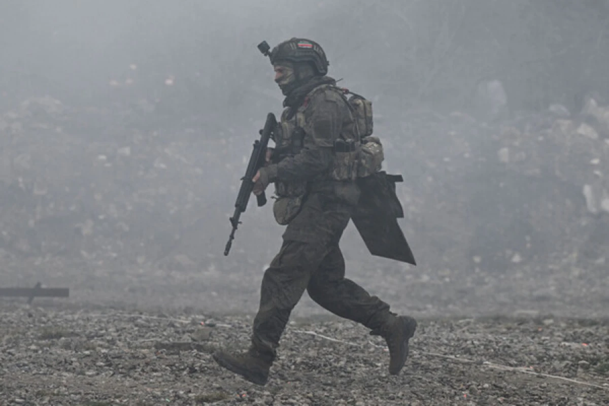 Rusiya Luqanskı [[tam ələ keçirdiyini]] açıqladı