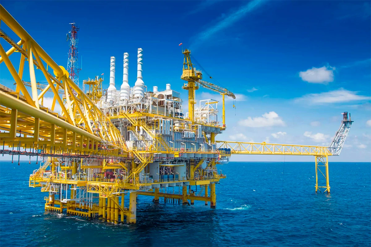 Azərbaycan neftinin qiyməti [[131 dollardan aşağı]] düşdü