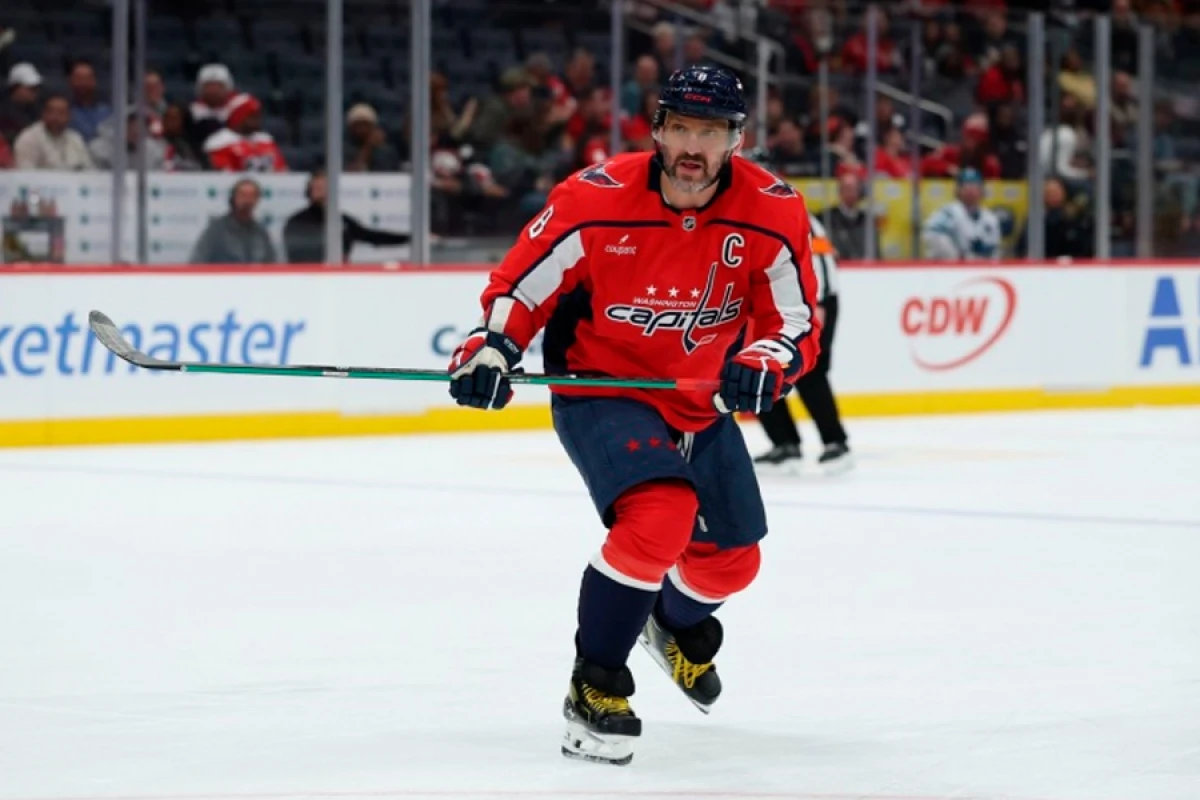 Xokkey kralı [[Oveçkin daha bir zirvəni]] fəth etdi