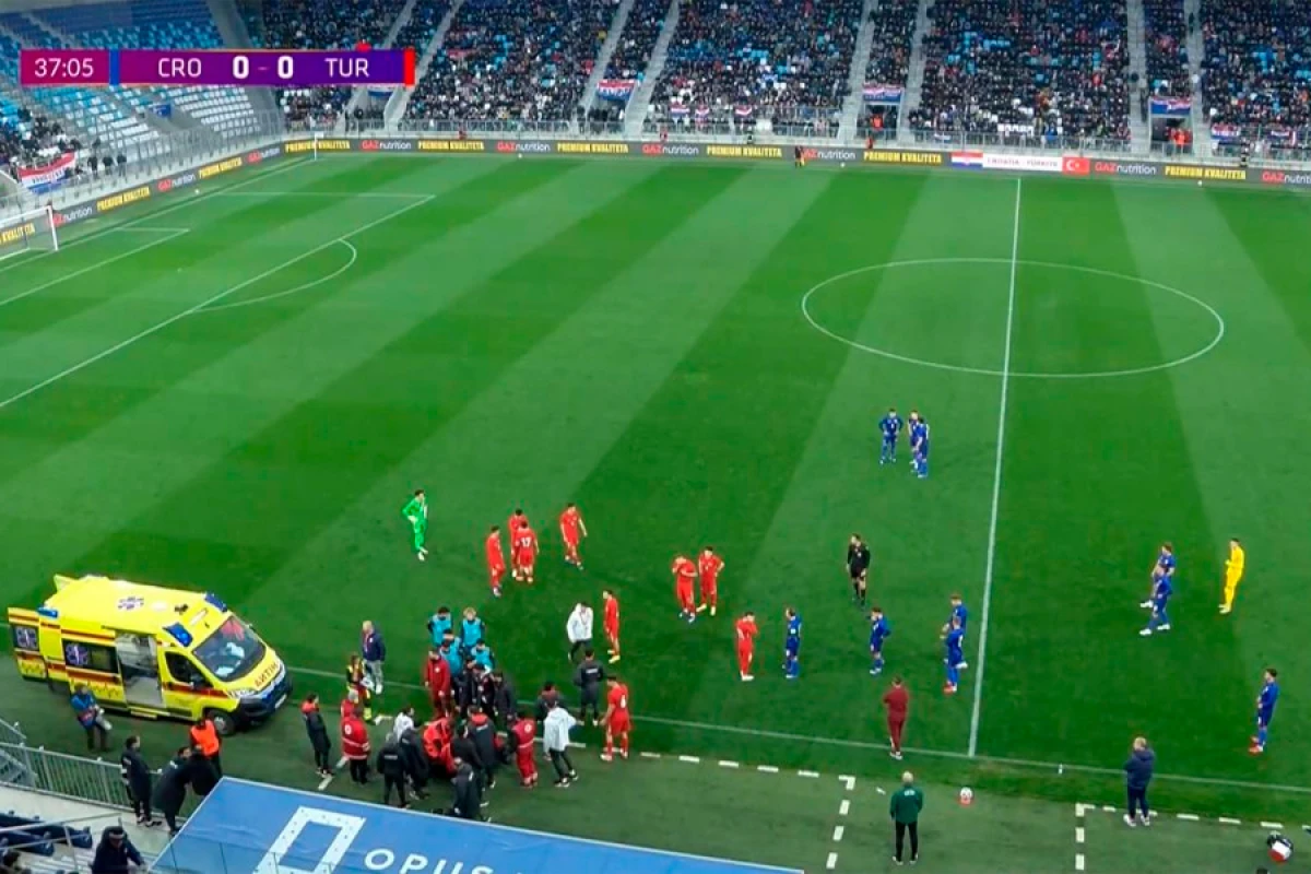 Hakim qərarı faciəyə səbəb oldu [[– məşqçi yerə yıxıldı]]