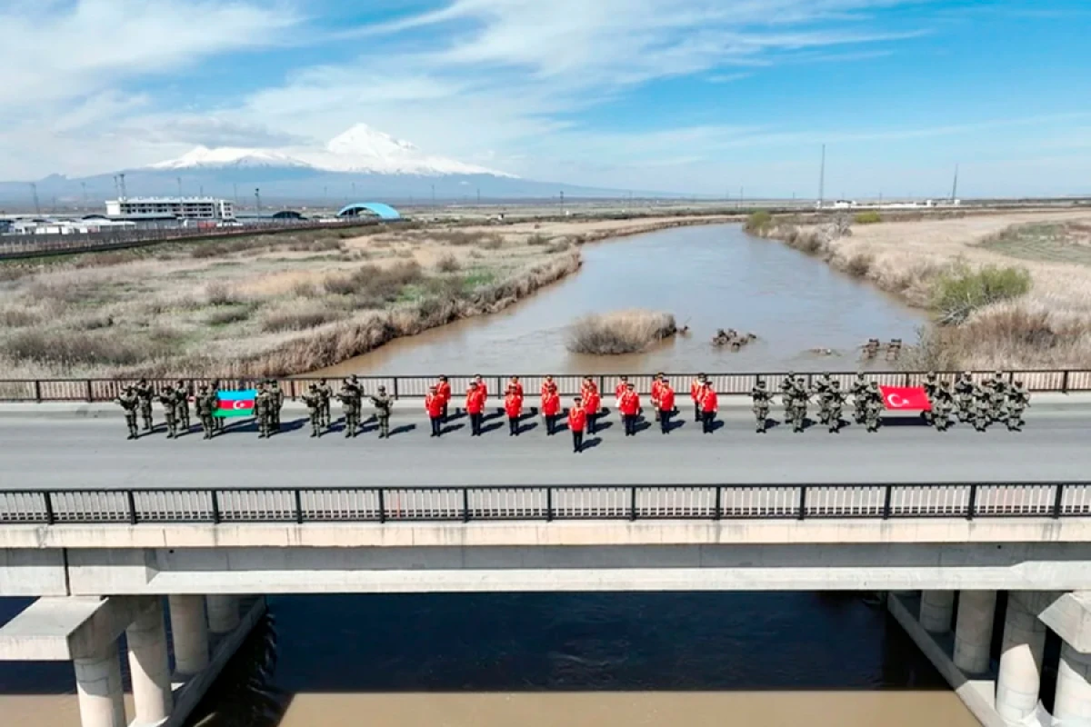 Azərbaycan və Türkiyə hərbçiləri [[birgə təlim keçəcək]]