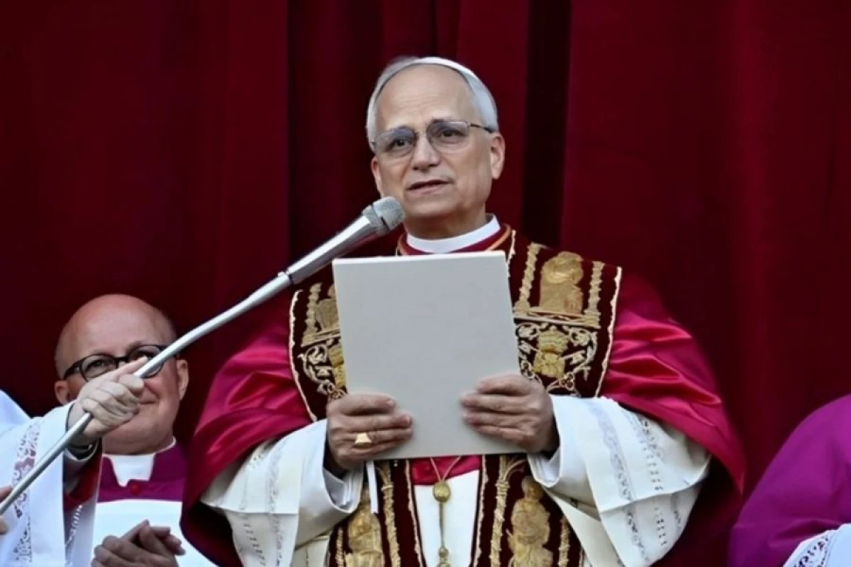 Papa XIV Leo Yaxın Şərqdə [[sülh çağırışı etdi]]