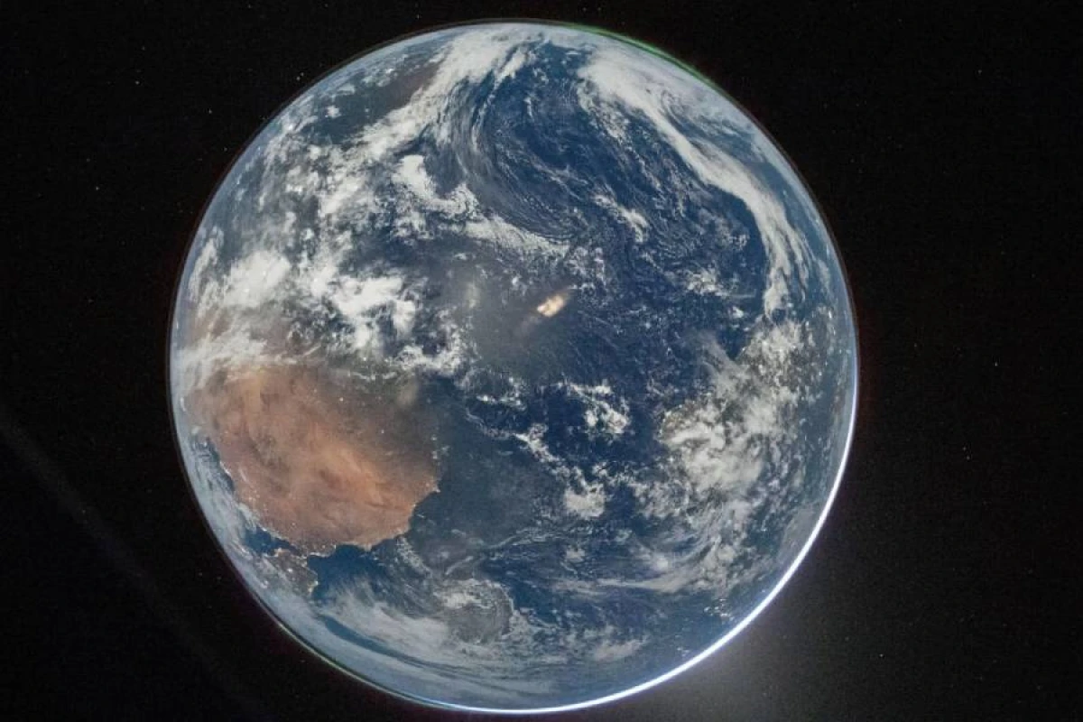 Yerin [[kosmosdan çəkilmiş yeni görüntüləri]] yayımlandı