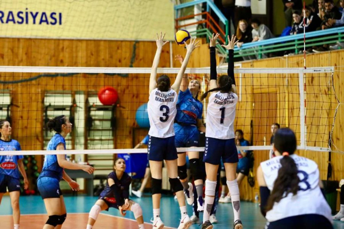 [[Voleybol üzrə]] U-18 Azərbaycan birinciliyinin yarımfinal oyunları keçirildi
