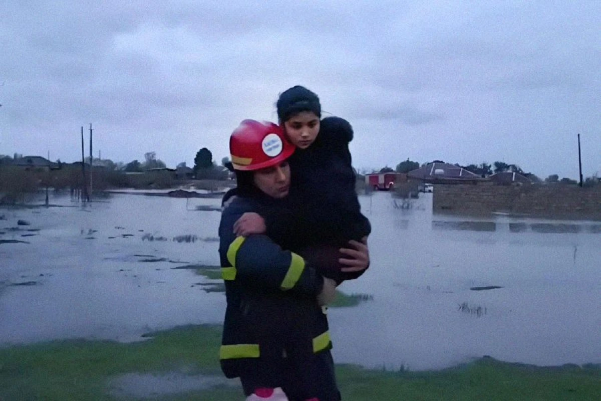 FHN su basmış ərazilərin sakinlərini təxliyə etdi [[- YENİLƏNDİ]]