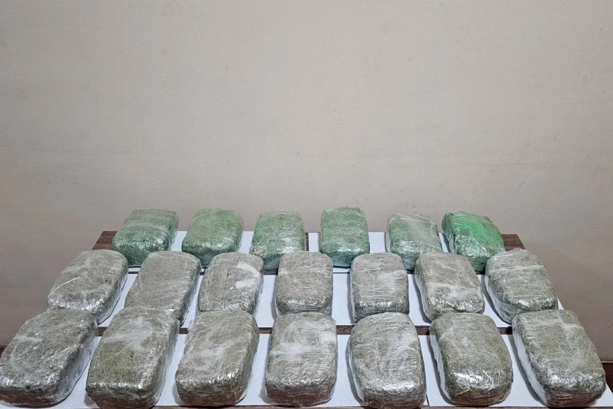 İrandan Azərbaycana [[21 kq narkotikin keçirilməsinin qarşısı]] alındı