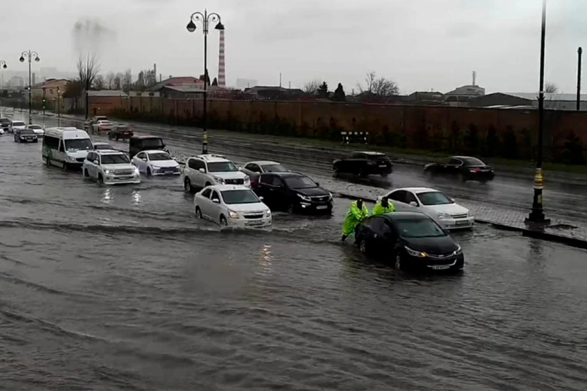 [[Təbiətin hədiyyəsi -]]  Bakıda yağış suları necə istifadə edilməlidir?
