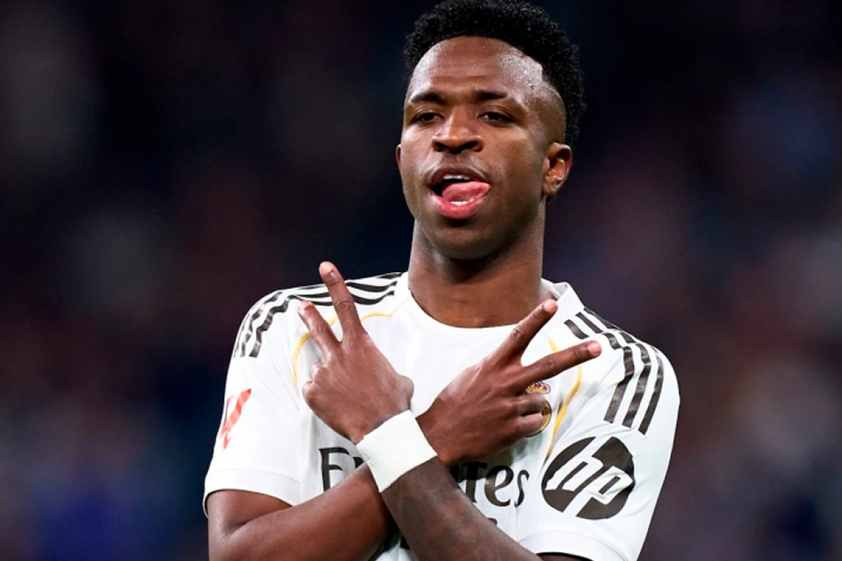 [[Transfer söz-söhbətlərinə son:]] Vinisius qərarını açıqladı