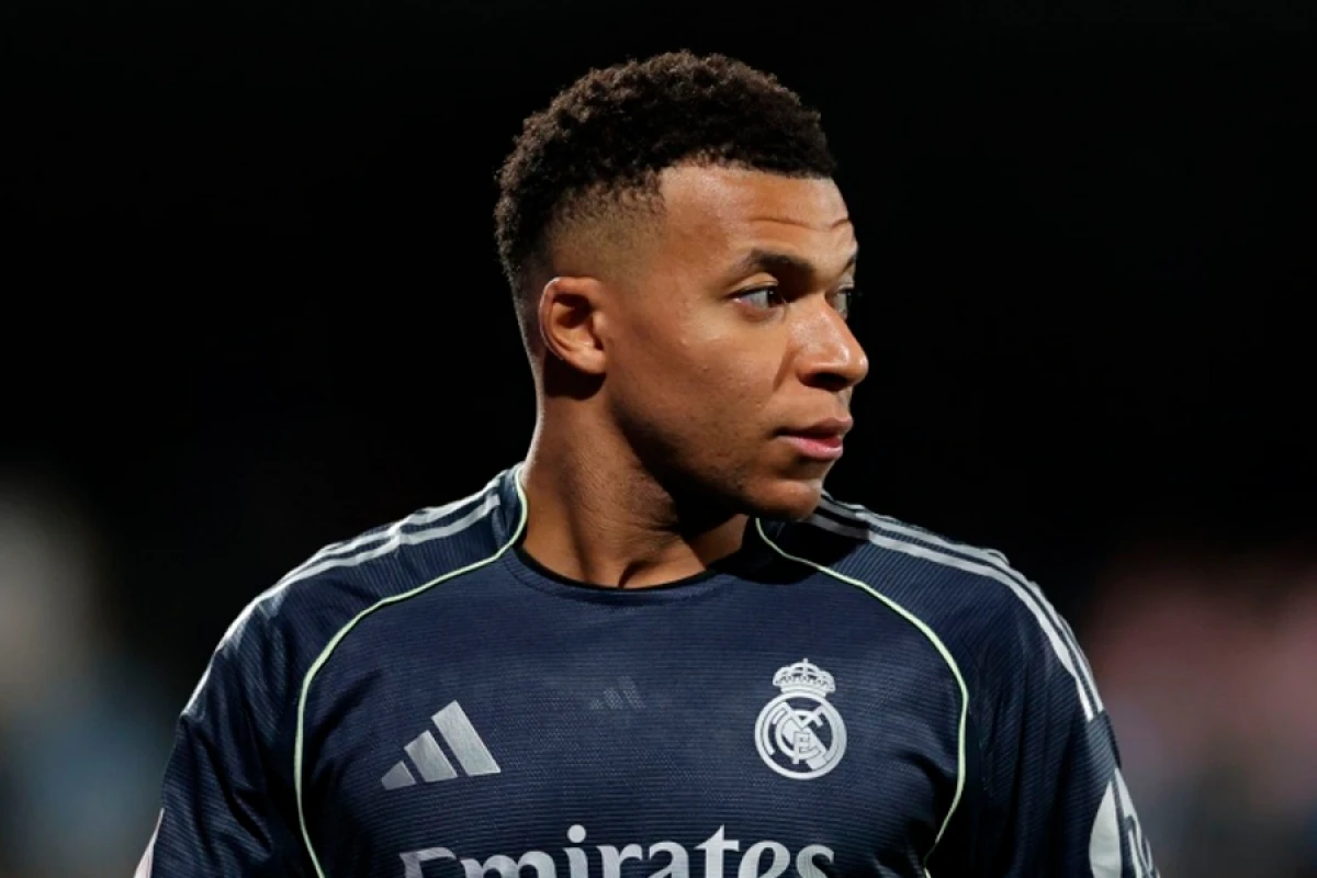 [[Ulduz hücumçuya dəstək:]] Arbeloa tənqidlərə cavab verdi