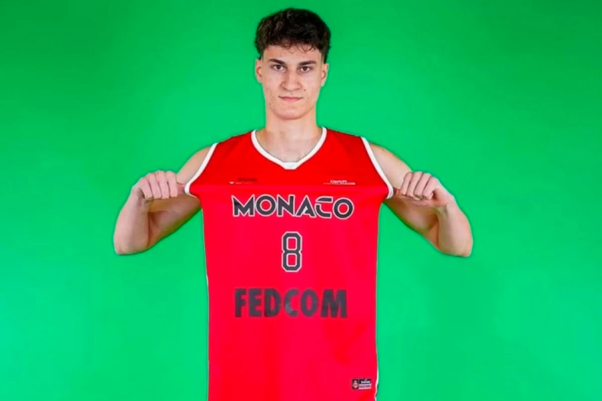 Boks əfsanəsinin oğlu [[ilk basketbol xalı ilə]] tarix yazdı