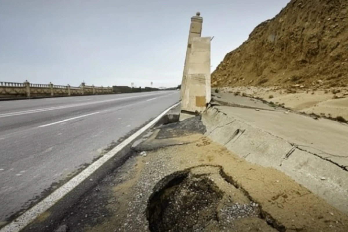 [[Sürüşməyə görə sürücülərə]] bu yoldan istifadə etmələri tövsiyə olunur