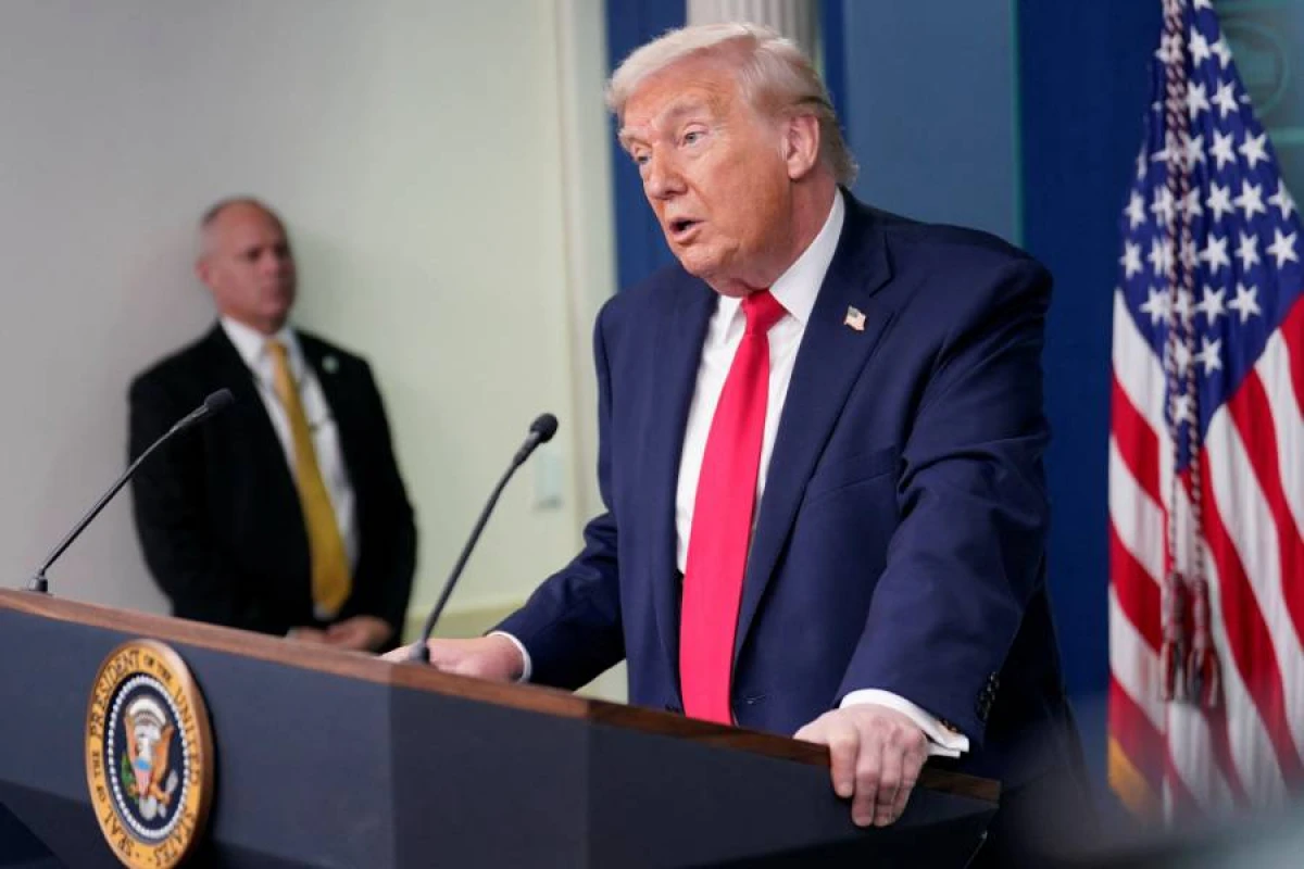 [[Tramp:]] "ABŞ Hörmüz boğazından keçən gəmilərdən rüsum ala bilər"