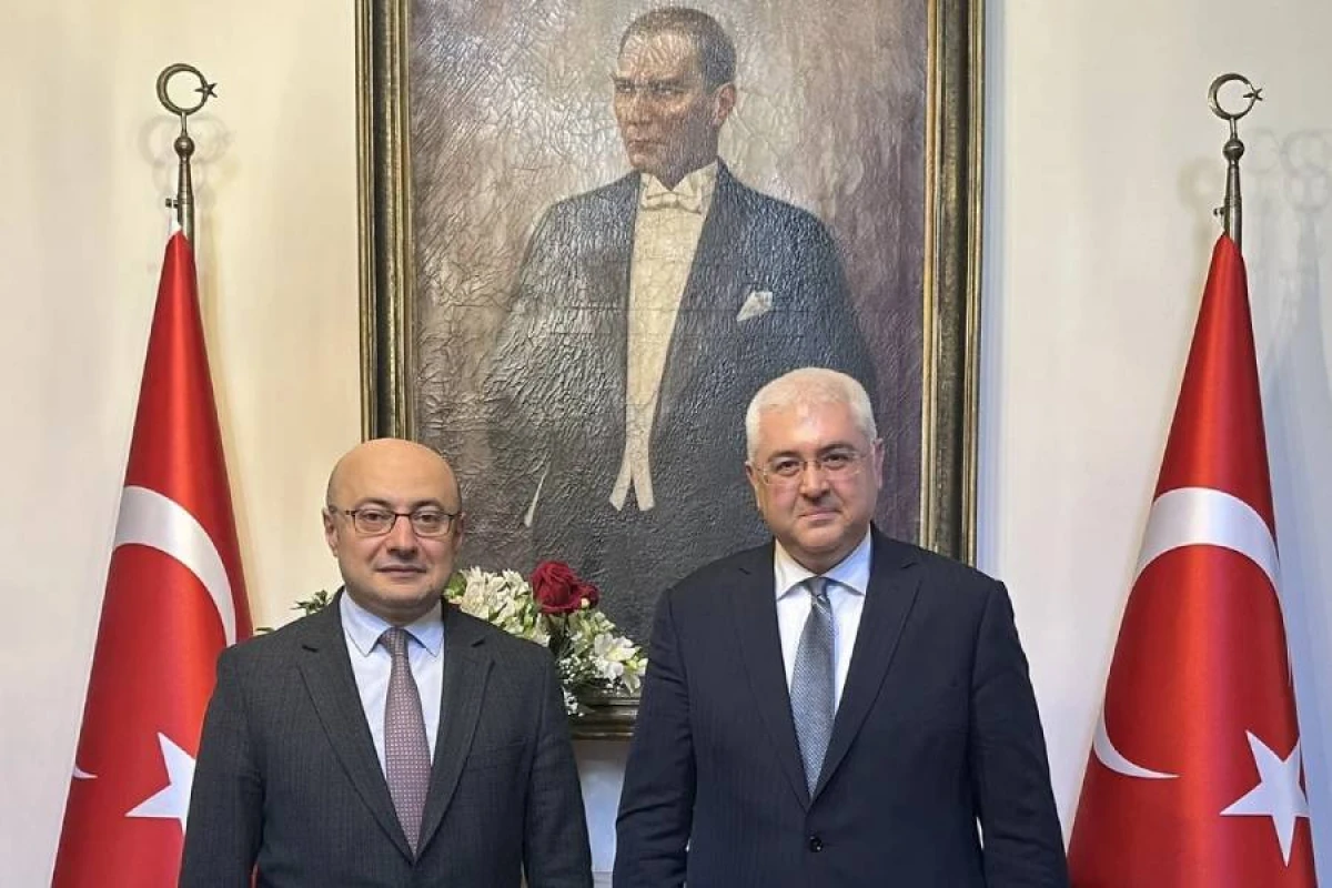 [[Azərbaycan və Türkiyənin Bolqarıstandakı səfirləri]] Sofiyada görüşdülər