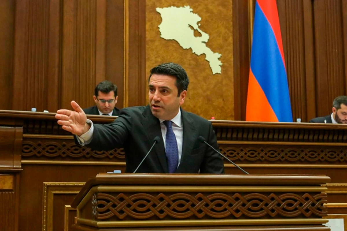 "Bizi müharibəyə sürükləmək istəyirlər"...  [[– Simonyan kimi hədəf aldı?]]