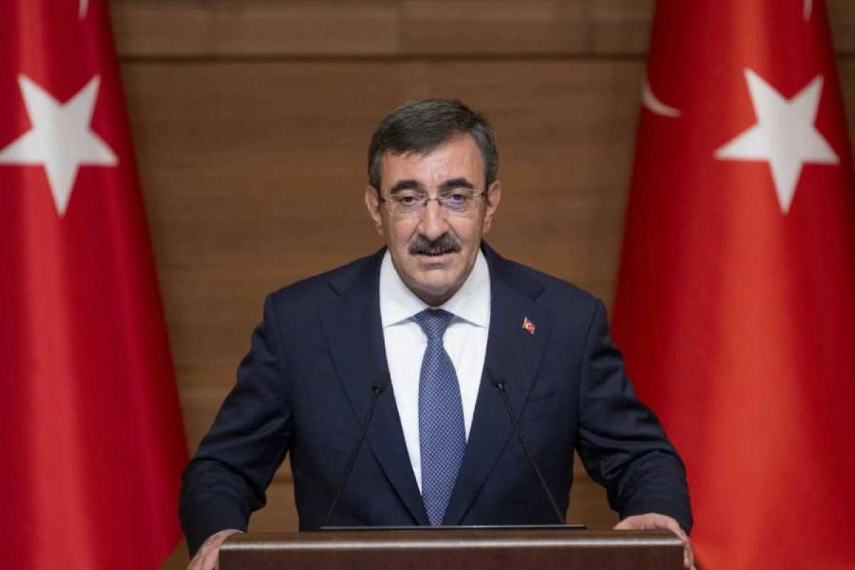 [[Cevdet Yılmaz:]] "Dünya ticarətində tarixi minimum yaşanır"