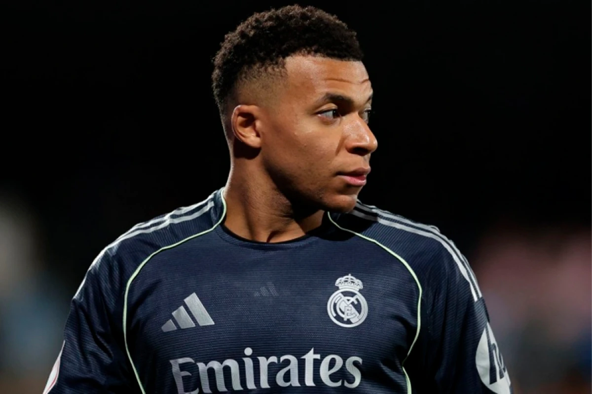 [[Mbappe tarix yazır:]] ÇL-də daha bir əfsanəyə yaxınlaşdı!