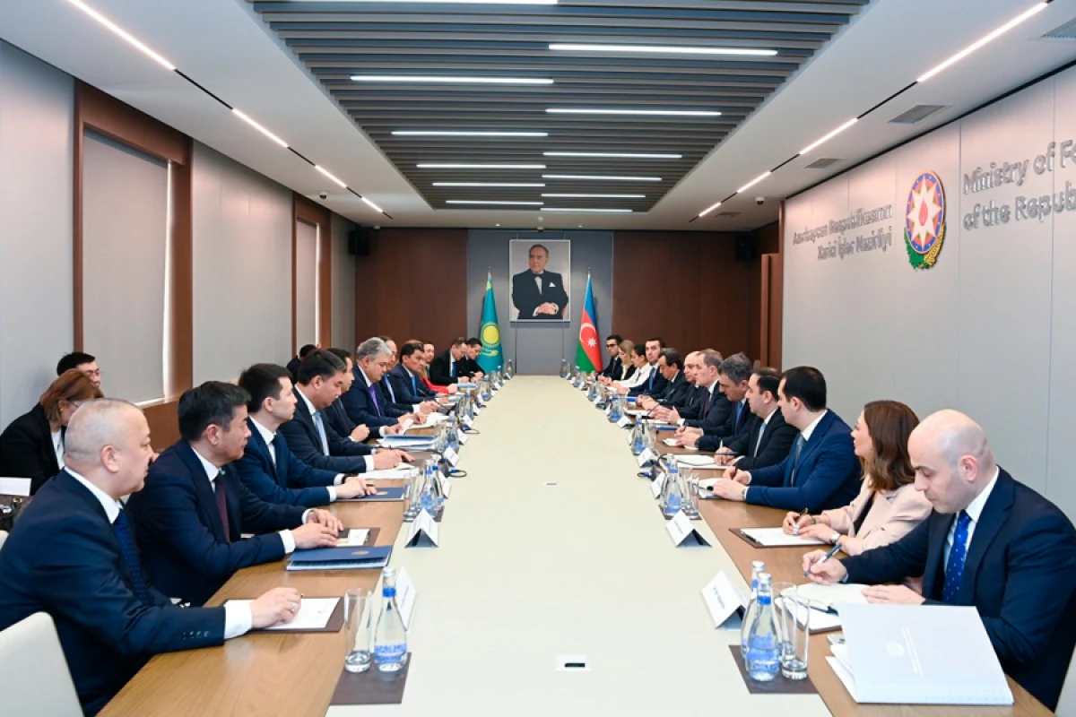 Azərbaycan və Qazaxıstan XİN rəhbərlərinin geniştərkibli görüşü keçirildi [[- YENİLƏNDİ 3]]