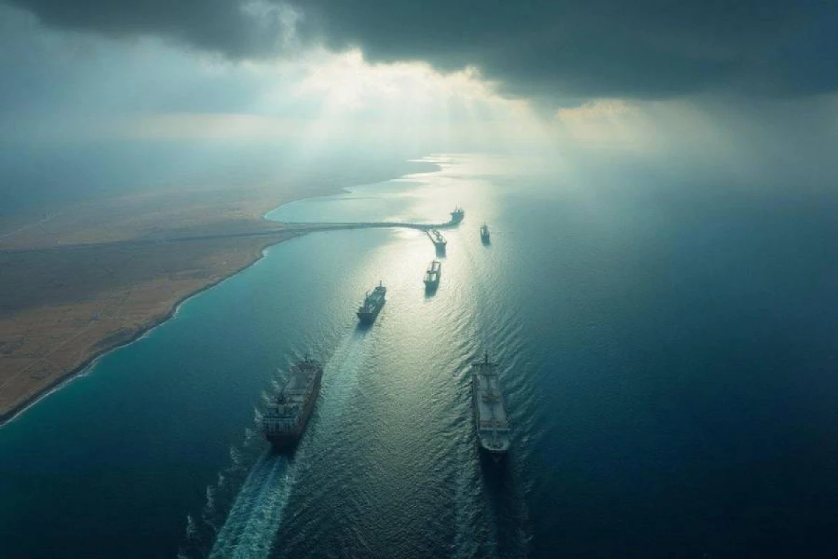 "Atəşkəs" deyildi, amma Hörmüz hələ də [[qapalıdır]]