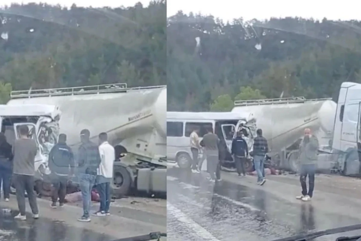 Türkiyədə mikroavtobusla TIR toqquşdu- [[7 ölü, 7 yaralı var]]