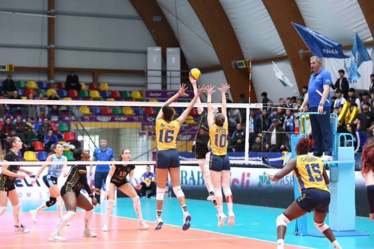 [[Qadın voleybolçular arasında]] yarımfinal mərhələsinə start verildi