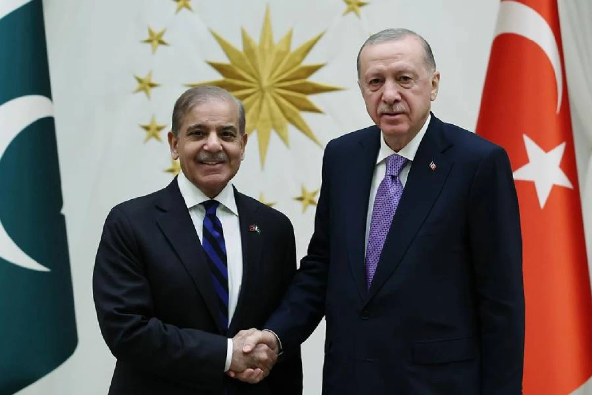 [[Ərdoğan Pakistanın Baş naziri ilə]] telefon danışığı apardı