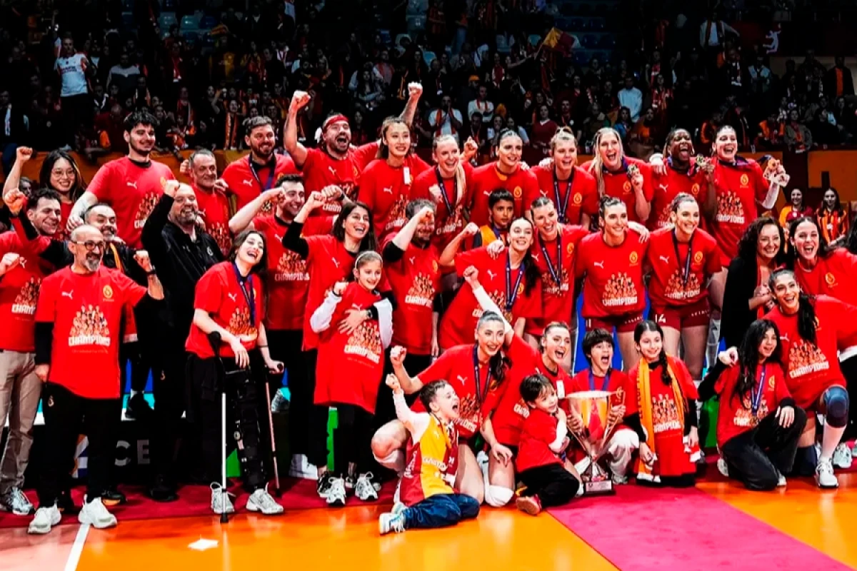 İstanbuldan zəfər sədası [[— “Qalatasaray” çempion oldu]]