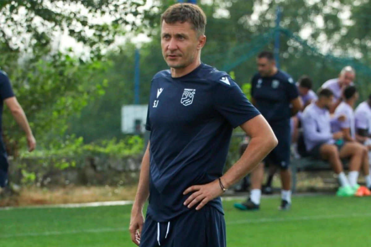 “Sumqayıt”da [[məşqçi və futbolçular]] arasında qalmaqal